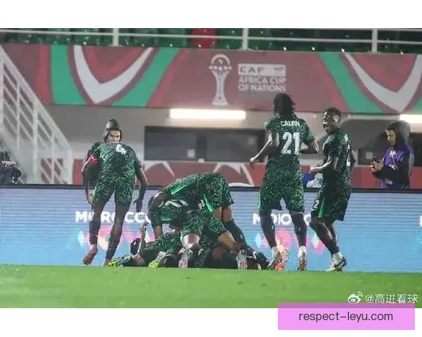 世界杯最新战报：劲旅逆转夺冠引发全球球迷狂欢热潮