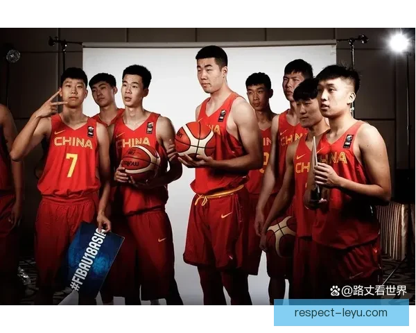 中国男篮夺冠之路精彩纷呈球员表现引发球迷热议